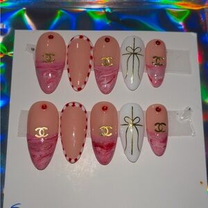 10 PC Hand Crafted Coco Christmas Marble Nails NWT